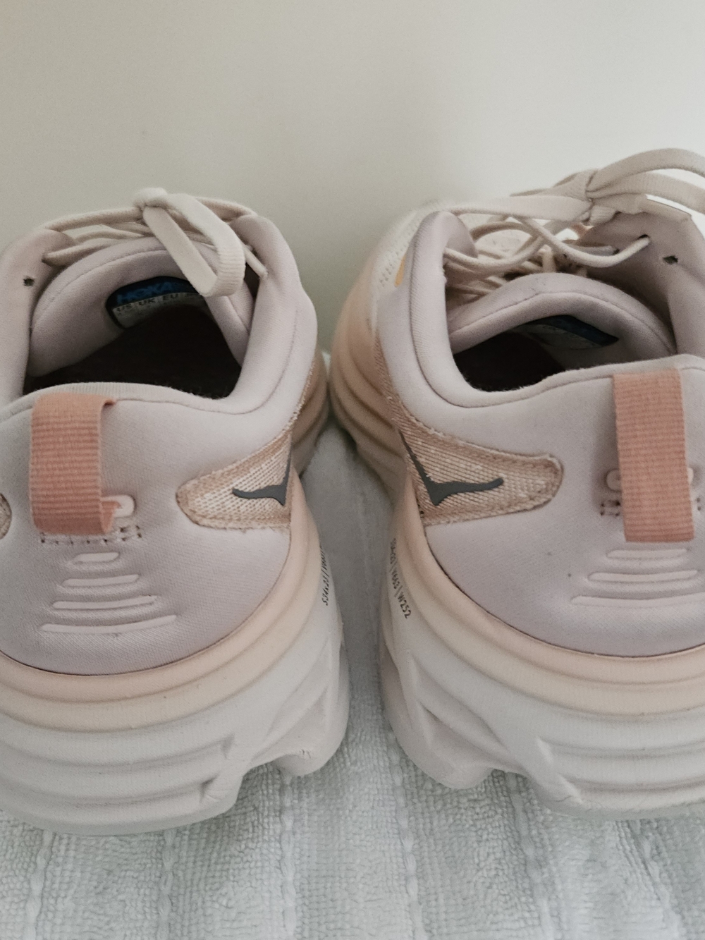 HOKA ONE ONE Bondi 8 Women’s Size 8.5 Sneakers Cream/Vanilla 1127952-CMV - Picture 6 of 11